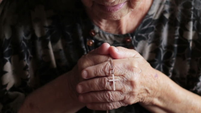 Importanta religiei in viata varstnicilor este mai mult decat spirituala