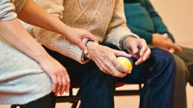 10 Reguli simple pentru comunicarea cu un bolnav de Alzheimer