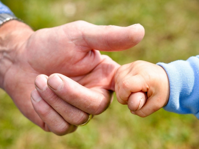Relatia bunici-nepoti: Cum se explica aceasta iubire minunata, unica, speciala?
