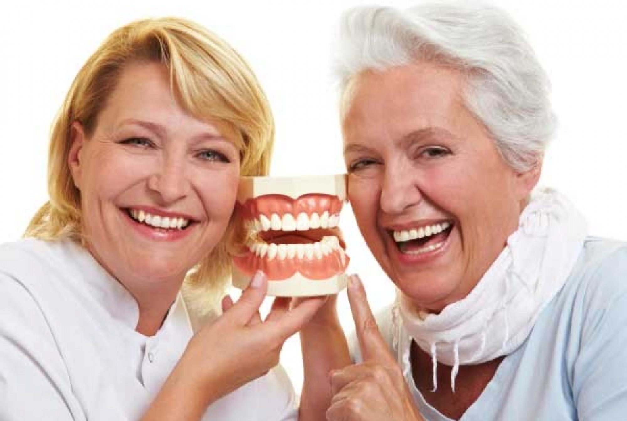 Ingrijirea dentierei la varsta a treia – Cum se intretine proteza mobila?