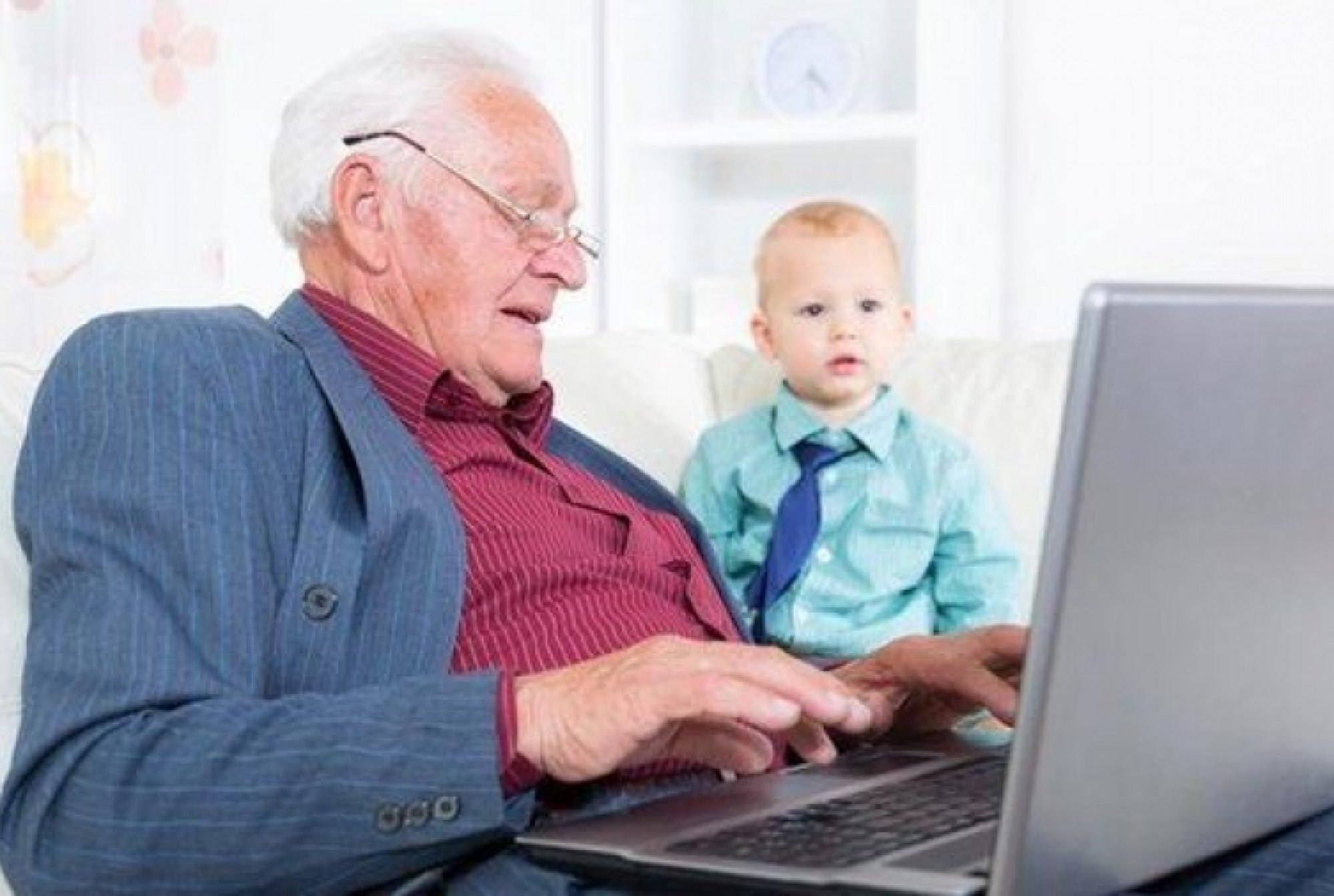 3 Alternative de joburi in slujba bunicilor: Cum ii poti ajuta si totodata sa primesti o remuneratie in schimb?