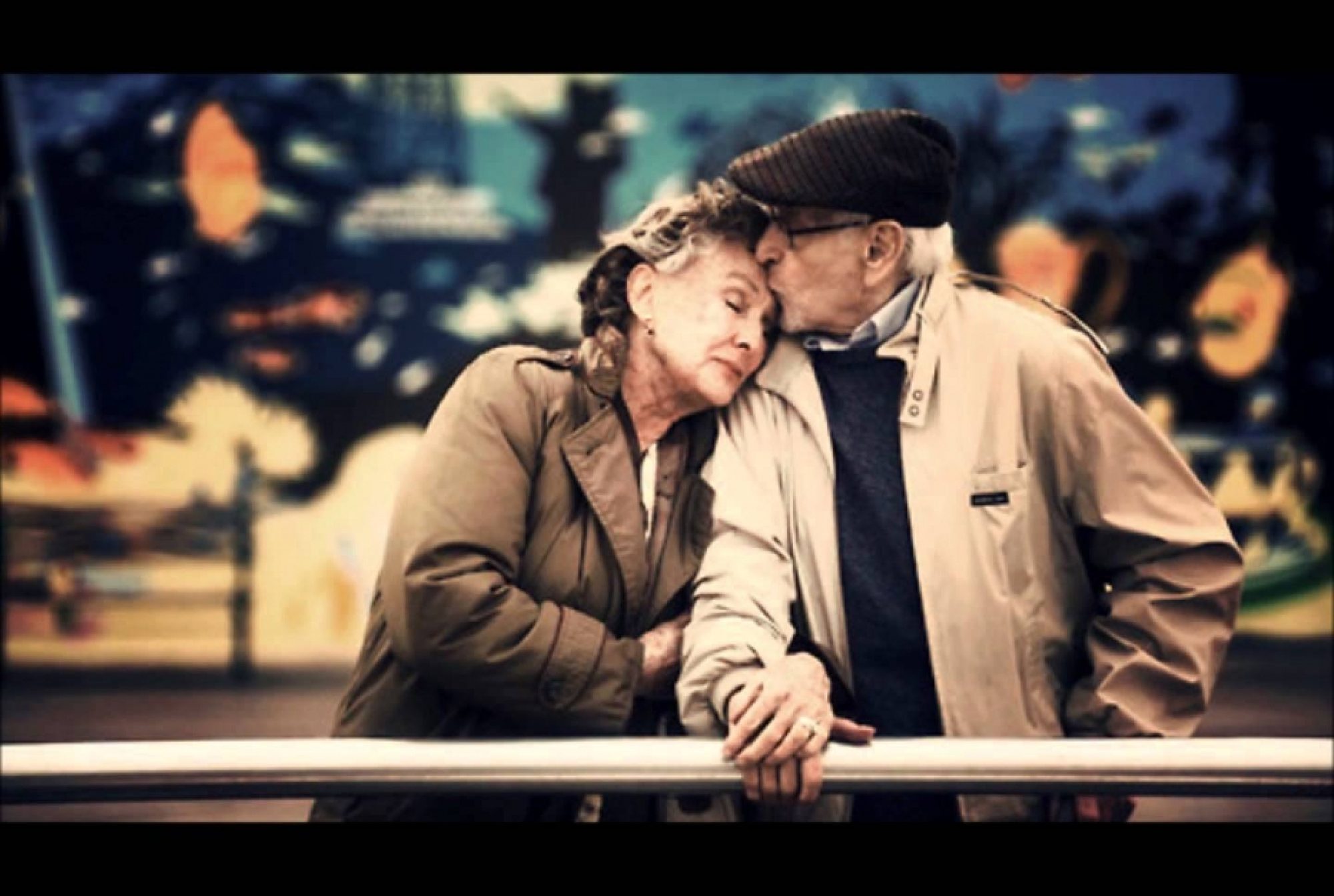 Camin de batrani la Soimi, locul unde zambetele au mereu cate o poveste cu… bunici si happy-end